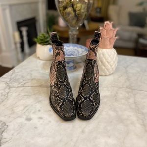 🖤GENIVA STEVE MADDEN ANKLE BOOT!